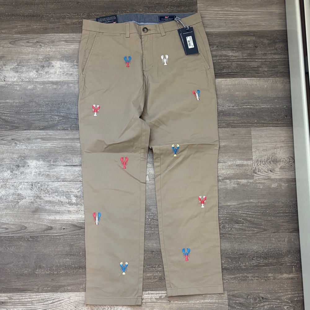 BNWT Vineyard Vines Khaki Pants with Embroidered Lobsters